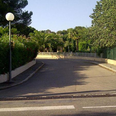 Superb Apartment With Balcony Near The Beach Saint-Raphaël Kültér fotó