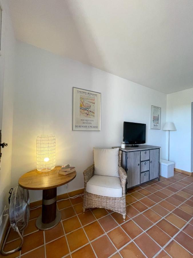 Superb Apartment With Balcony Near The Beach Saint-Raphaël Kültér fotó