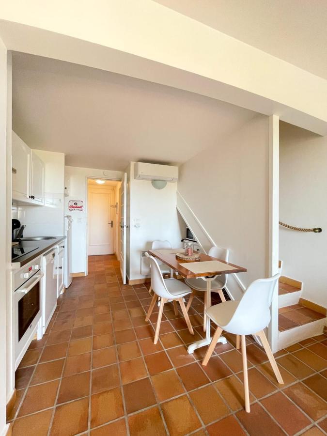 Superb Apartment With Balcony Near The Beach Saint-Raphaël Kültér fotó