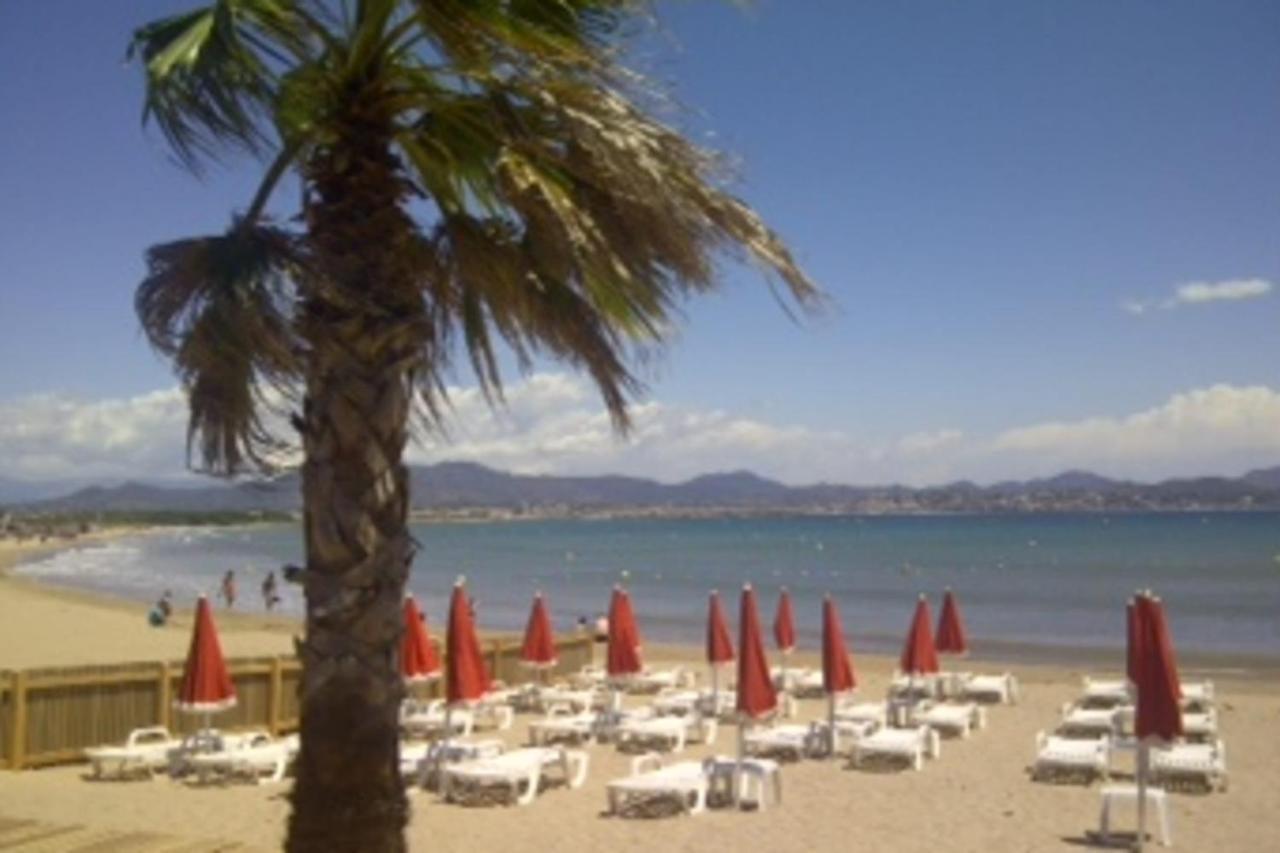 Superb Apartment With Balcony Near The Beach Saint-Raphaël Kültér fotó