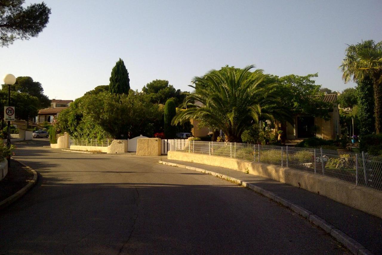 Superb Apartment With Balcony Near The Beach Saint-Raphaël Kültér fotó